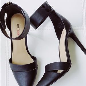 Black Pumps - JustFab - Size 7